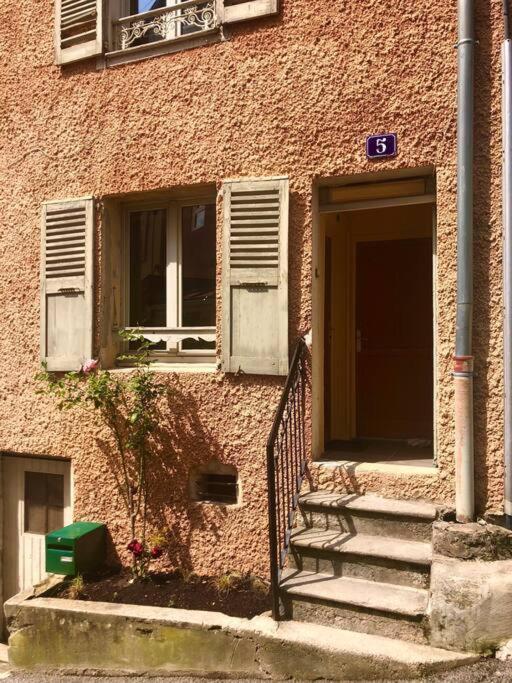 Charmant Logement & Terrasse Au Centre Historique แซ็ง-คล็อด ภายนอก รูปภาพ